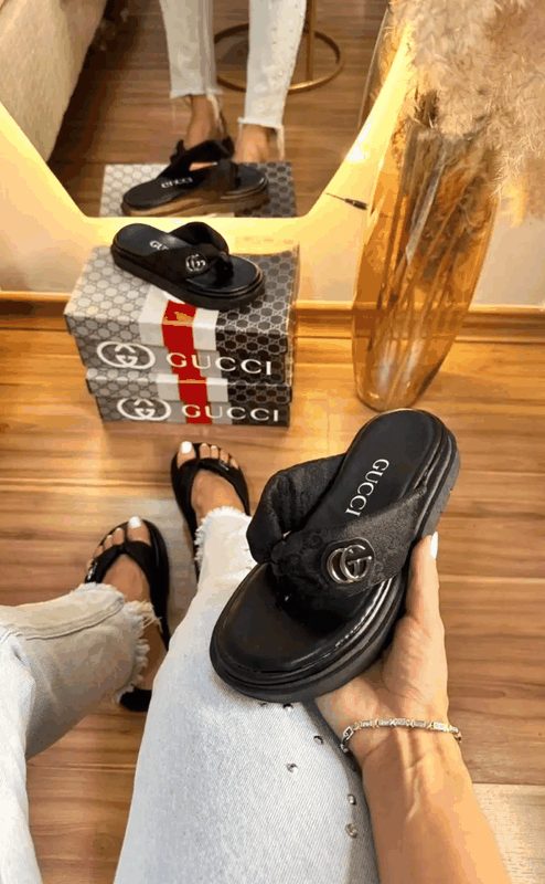 SANDALIA GUCCI DEDO - PRETO