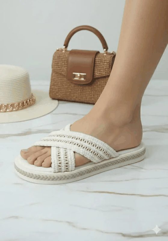 SANDALIA FLAT EM X - BRANCA