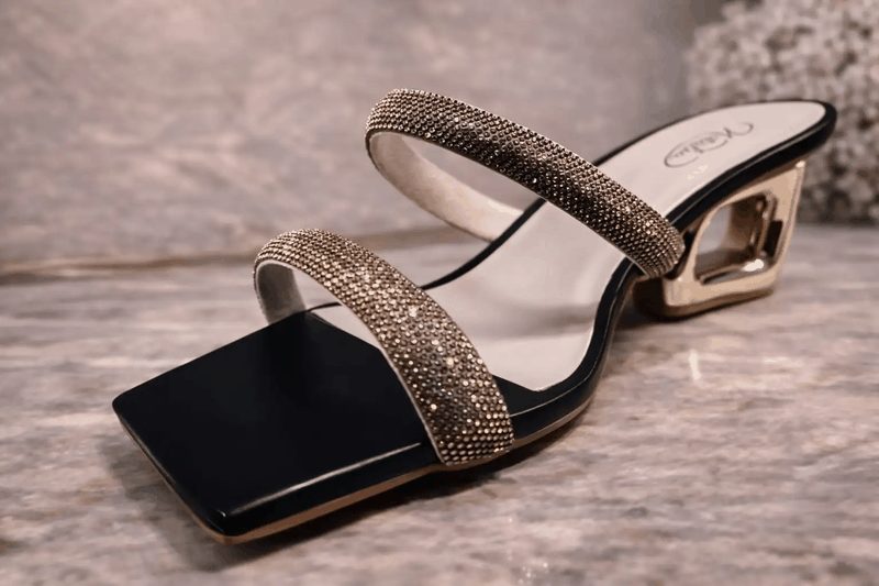 SANDALIA SALTO STRASS - PRETA