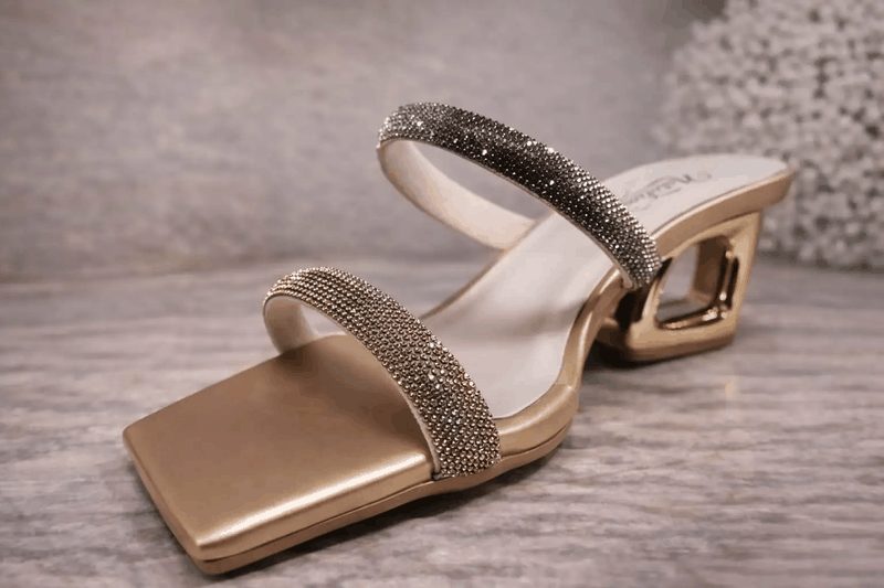 SANDALIA SALTO STRASS - DOURADO