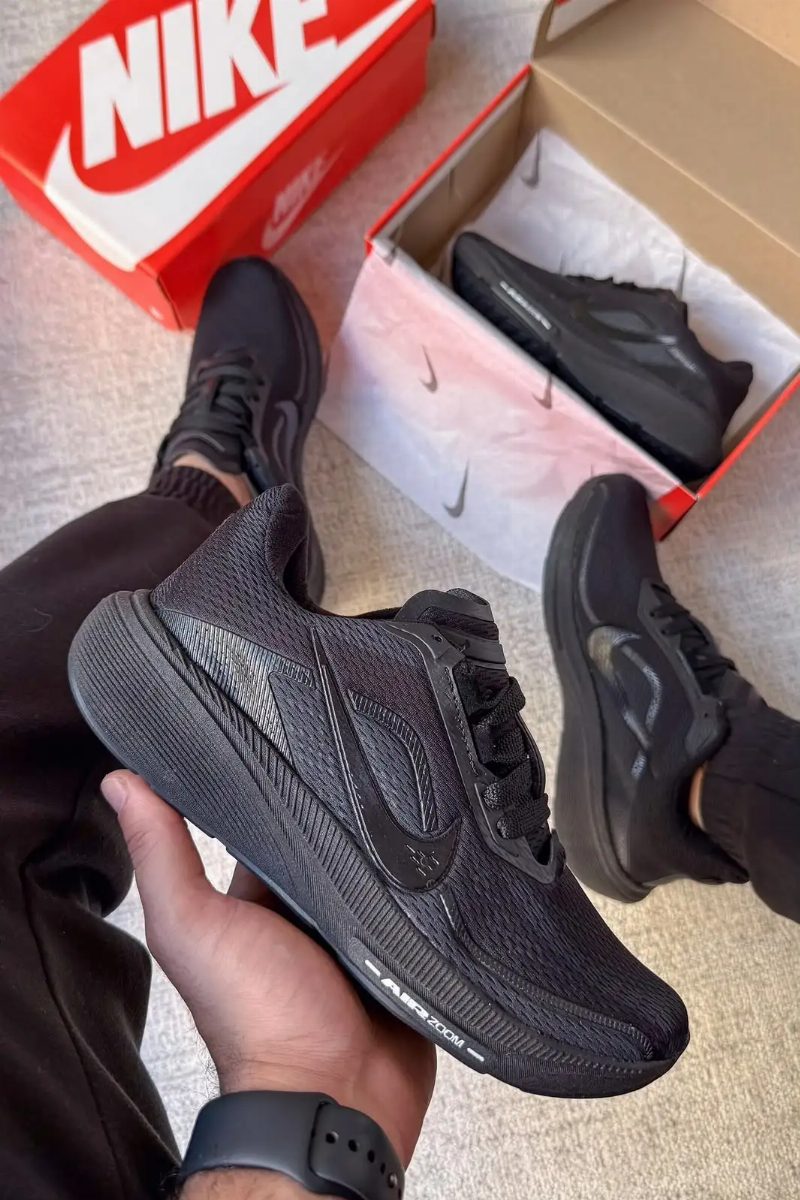 NIKE AIR ZOOM E.V.A - PRETO/PRETO