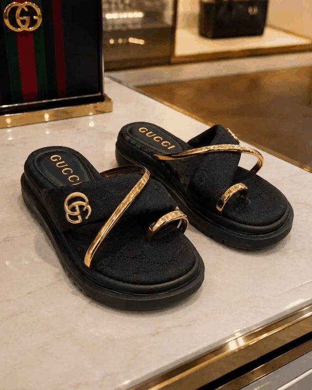 SANDALIA GUCCI ARO - PRETO/OURO