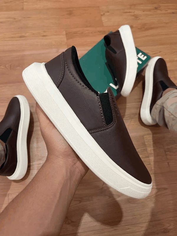 LACOSTE SLIP ON - CAFÉ/OFF