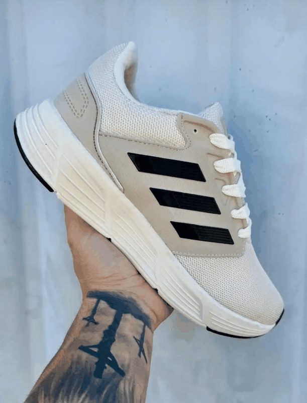 TENIS ADIDAS ESPORTIVO - OFF/PRETO