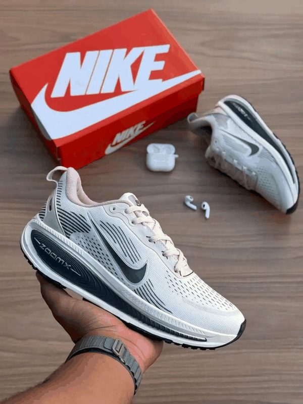 TENIS NIKE ZOOM X - BCO/PTO