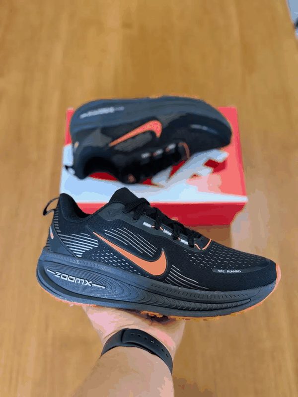 NIKE ZOOM X - PRETO/LARANJA