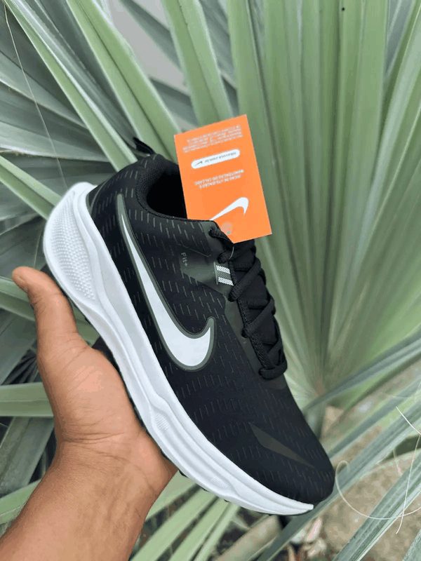 NIKE FIT ESPORTIVO - PRETO/BCO/BCO