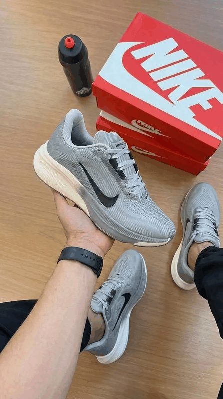 NIKE ZOOM PEGASUS - CINZA/OFF/PTO