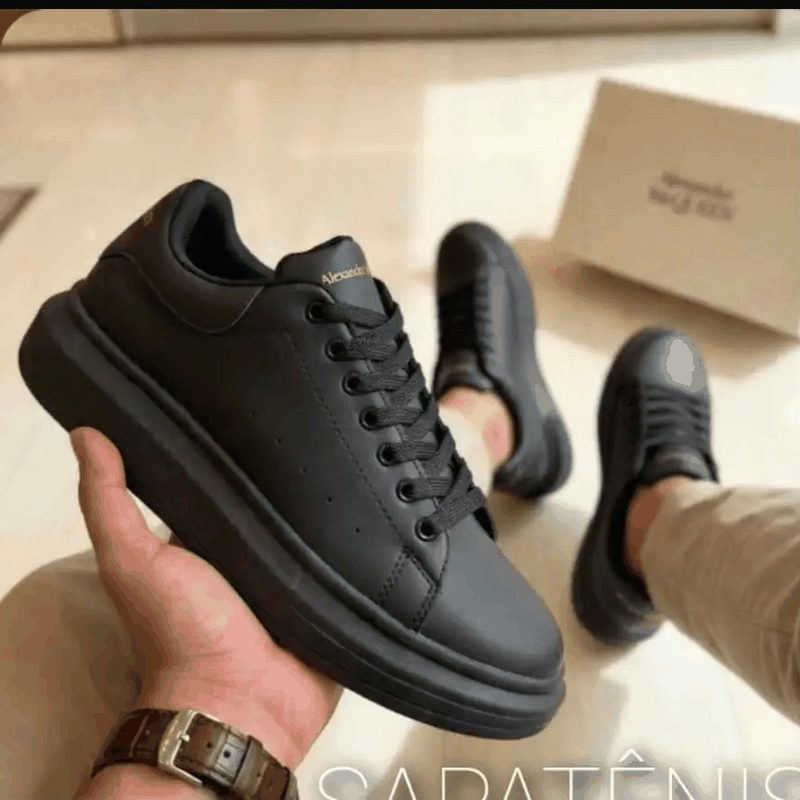 TENIS MCQUEEN - TODO PRETO