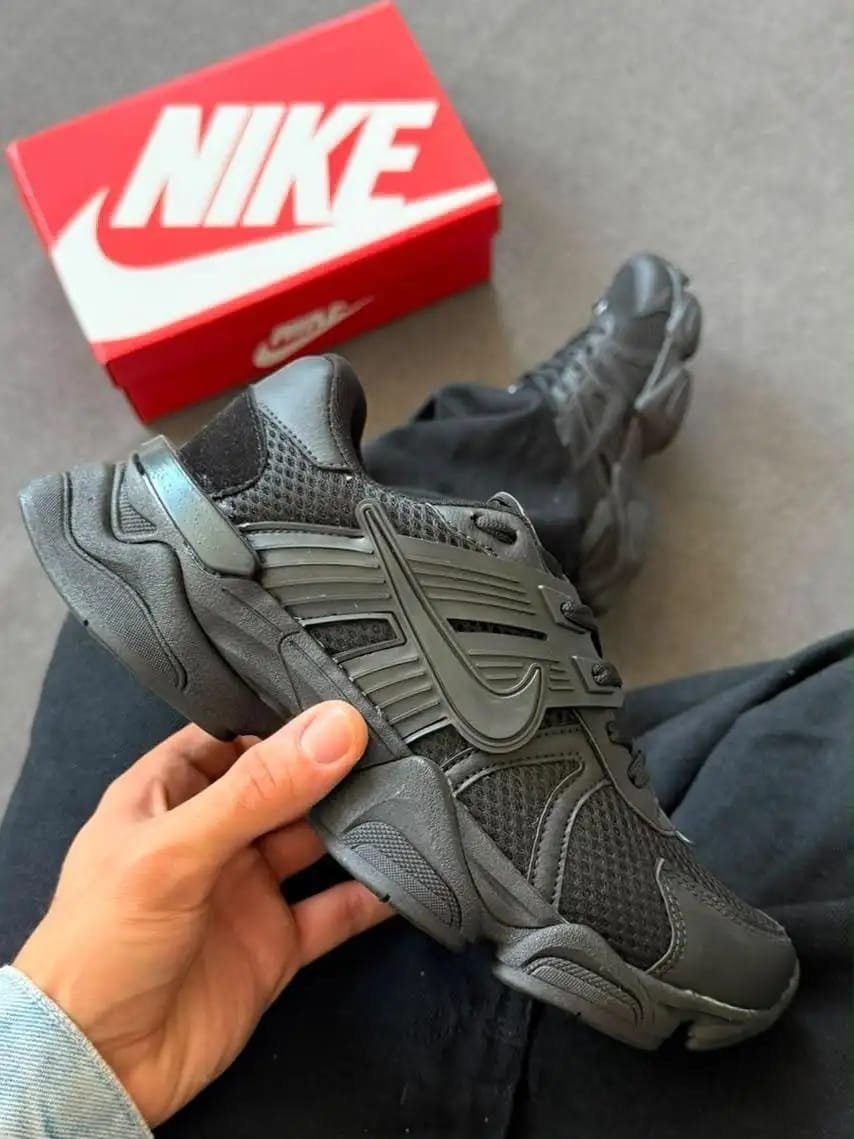 NIKE V2K RUN - PRETO/PTO