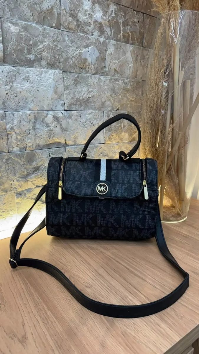 BOLSA BAÚ MK - PRETA