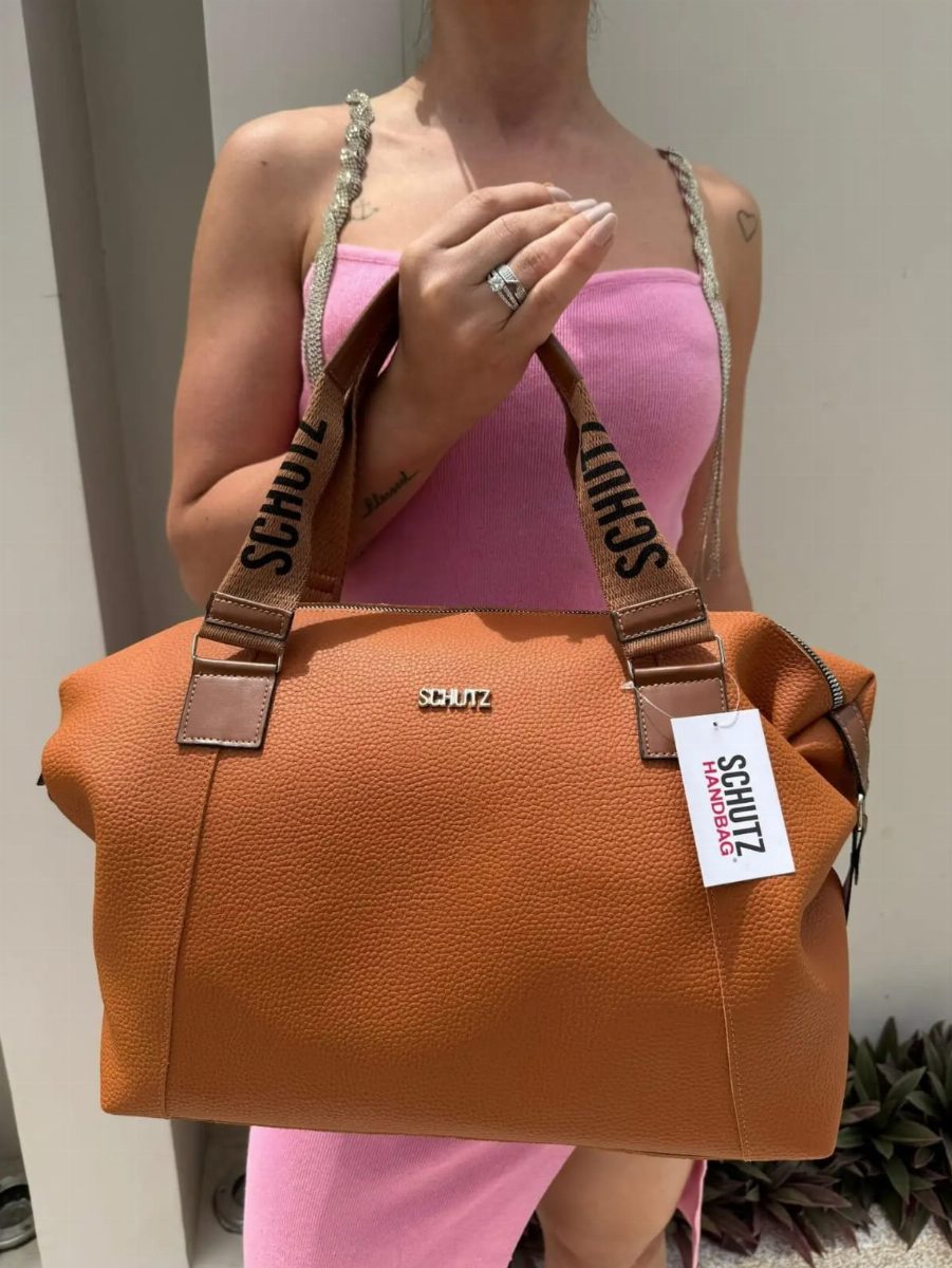 BOLSA SCHUTZ BAÚ - CARAMELO