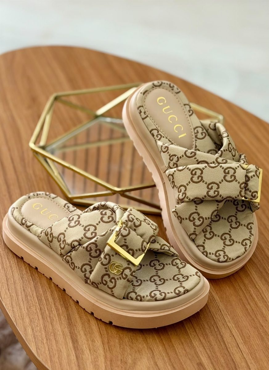SANDÁLIA GUCCI FIVELA - BEGE