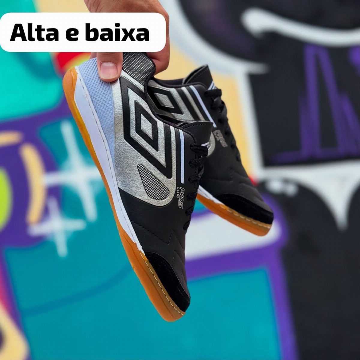 CHUTEIRA FUTSAL UMBRO - PRETO/PRATA