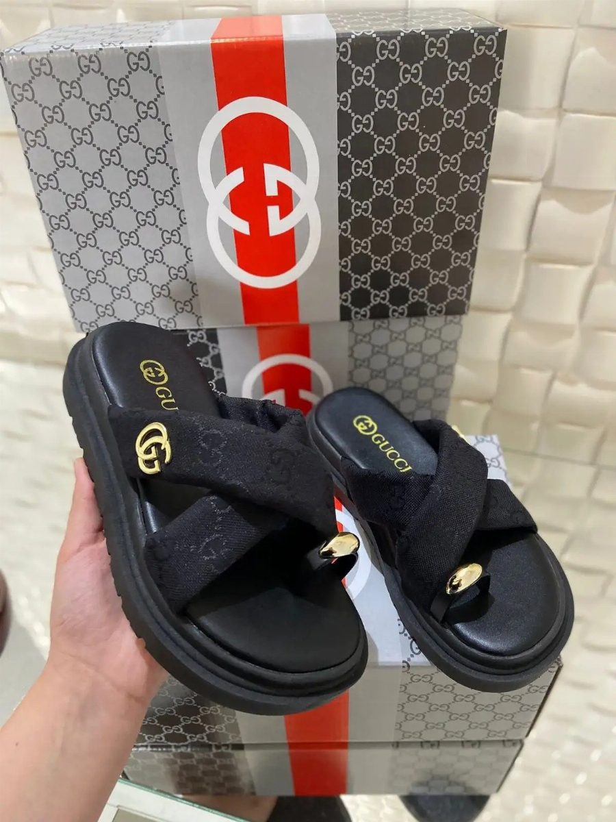 SANDALIA GUCCI - PRETA