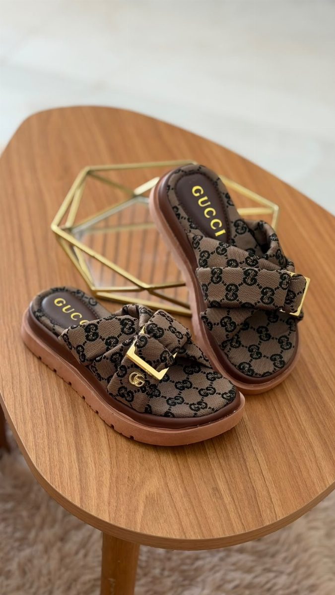 SANDALIA GUCCI FIVELA - CAFÉ