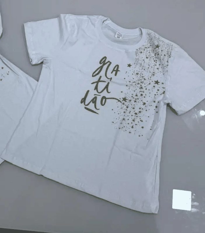 CAMISA FEMININA PALAVRAS - PALAVRA GRATIDÃO (M)