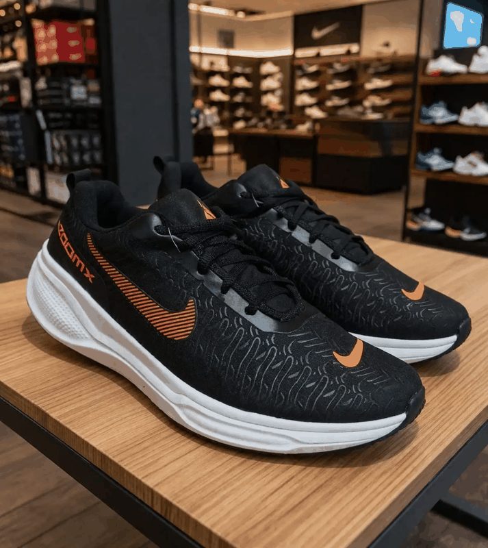 TENIS NIKE ZOOM X - PRETO/LARANJA/BRANCO